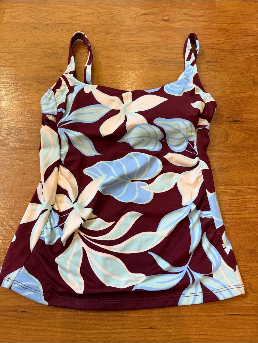 NWT Women’s Shade & Shore tropical print tankini top size XS.